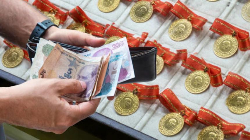 Altın fiyatları ne kadar oldu, d&uuml;şt&uuml; m&uuml; arttı mı? 22 Temmuz 2026 gram, &ccedil;eyrek, Cumhuriyet altını...