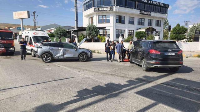 Van’da trafik kazası: 2 yaralı