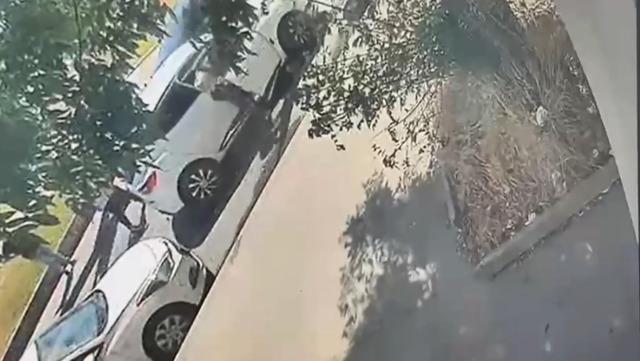 Zeytinburnu nda otomobilden para çalan şüpheli kamerada 2