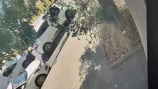 Zeytinburnu'nda otomobilden para çalan şüpheli kamerada