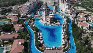 Antalya'ya gelen yabancı turist sayısı 6,5 milyonu aştı