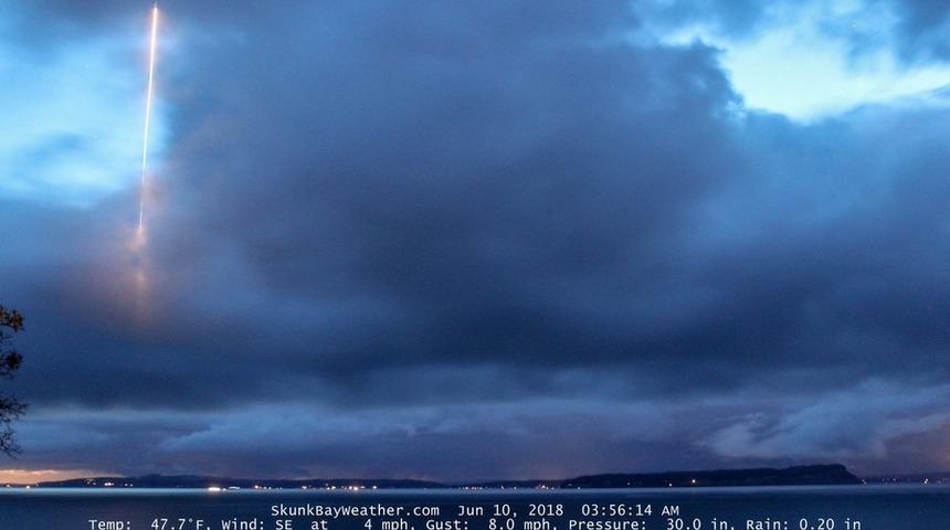 Gizemli görüntü komplo teorilerini tetikledi! Füze mi? Meteor mu?