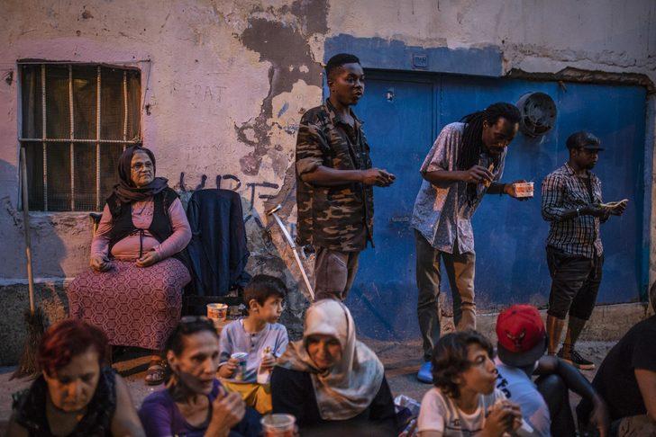 Tarlabaşı'nın ara sokaklarında 'Dünya iftar sofrası' G2