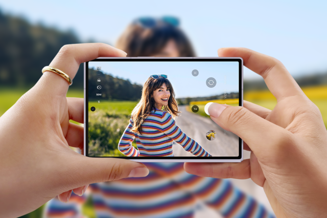 Samsung, yeni katlanabilir telefonlarını tanıttı! İşte fiyatları