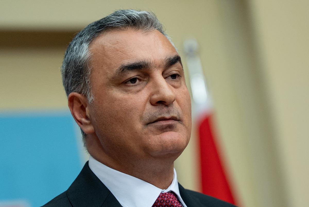 Kılı&ccedil;daroğlu 4 il başkanını daha g&ouml;revden aldı! CHP deki istifalarla ilgili a&ccedil;ıklama 2