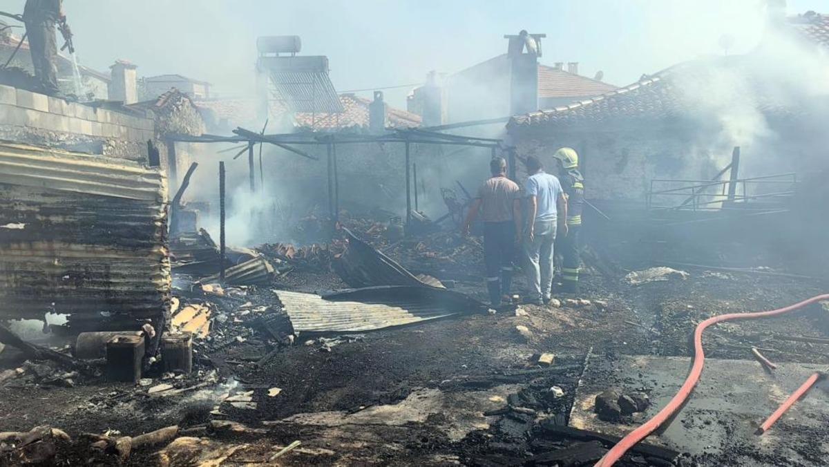 Muğla da evde &ccedil;ıkan yangında yaşlı adam hayatını kaybetti 1