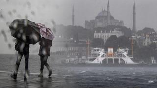 İstanbul'da fırtına: Beykoz'da 5 gün, Sarıyer ve Arnavutköy'de yarın denize girmek yasaklandı