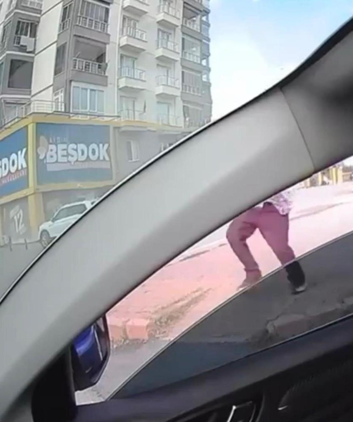 Otomobile arkadan &ccedil;arptı, saldırmak i&ccedil;in aracından indi, 337 bin TL ceza yedi 1