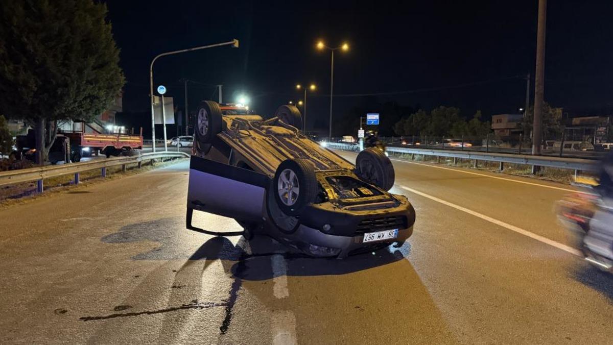 Alkoll&uuml; s&uuml;r&uuml;c&uuml;n&uuml;n karıştığı kazada 4 kişi yaralandı 3