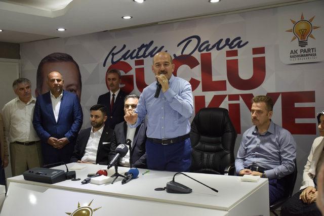 Fotoğraflar// İçişleri Bakanı Soylu, AK Parti Gaziosmanpaşa İlçe Başkanlığı'nı ziyaret etti