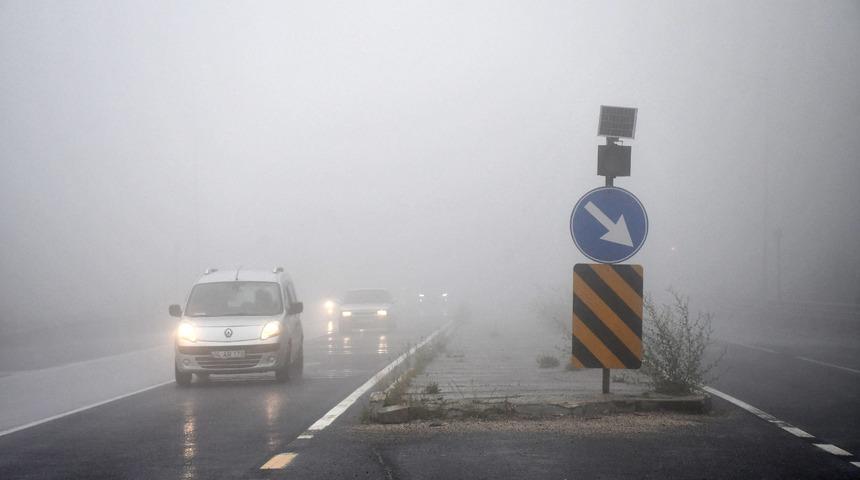 Bolu Dağı'nda sis ve yağmur etkili oldu