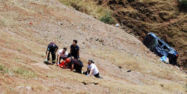 Bayram ziyaretine giden aile kaza geçirdi: 1 ölü, 3 yaralı