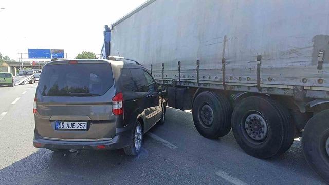 Samsun&rsquo;da zincirleme kaza: 3 yaralı 3