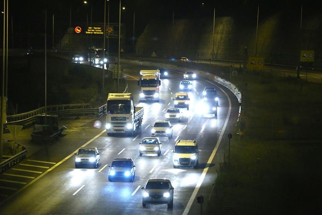 İstanbul &ccedil;ıkışında bayram trafiği 