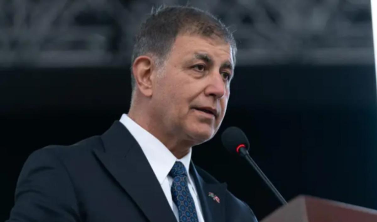 CHP den istifa etmişti! Cemil Tugay dan Murat Kurum a dikkat çeken ziyaret 1