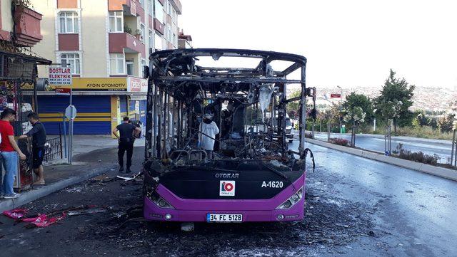 Gaziosmanpaşa'da halk otobüsü alev alev yandı//Ek fotoğraflar