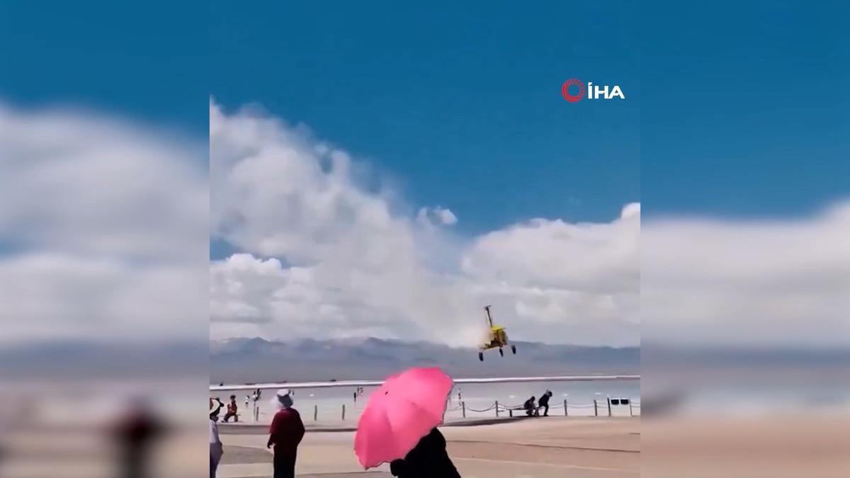 Gyrocopter turistler &uuml;zerine d&uuml;şt&uuml;: 2 kişi ağır yaralandı! 2