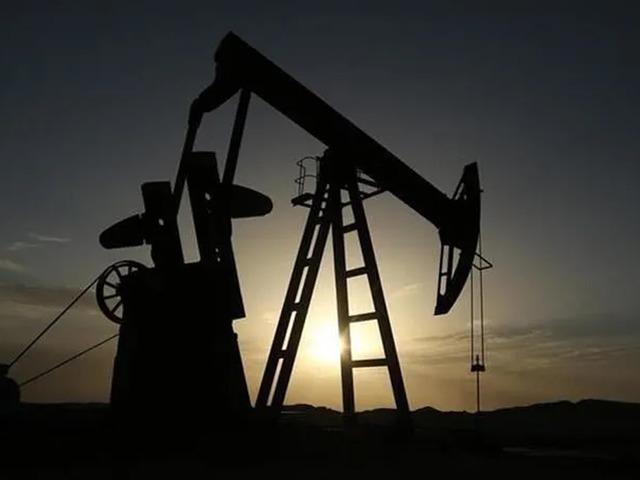 Brent petrol&uuml;n varil fiyatı 100 doları aştı
