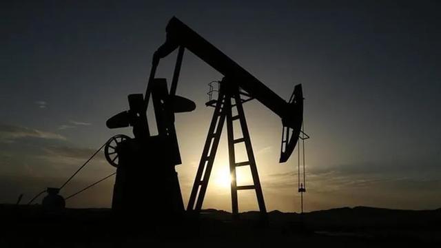 Brent petrolün varil fiyatı 100 doları aştı