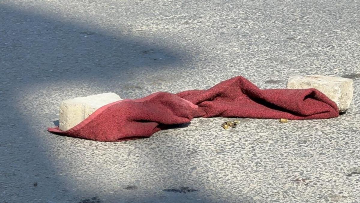 Esenyurt ta kanlı pusu: 2 kişi silahla vuruldu 2
