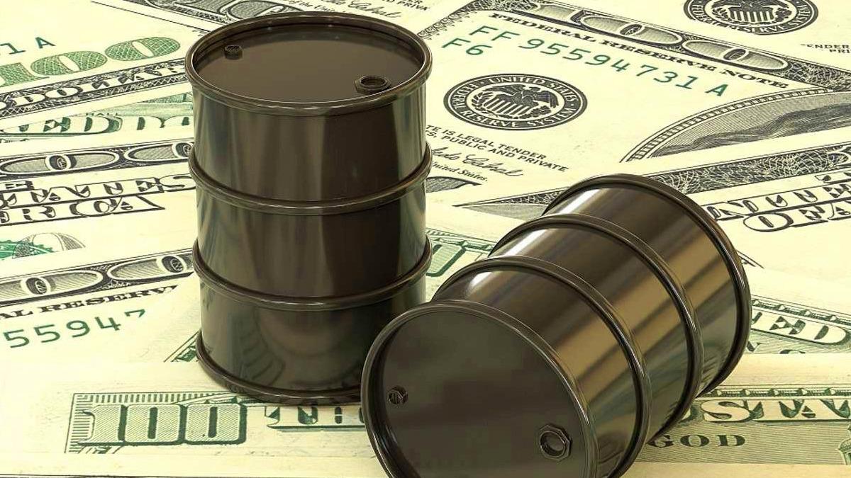 Petrol fiyatları mayıstan bu yana ilk kez 100 doların üzerine çıktı
