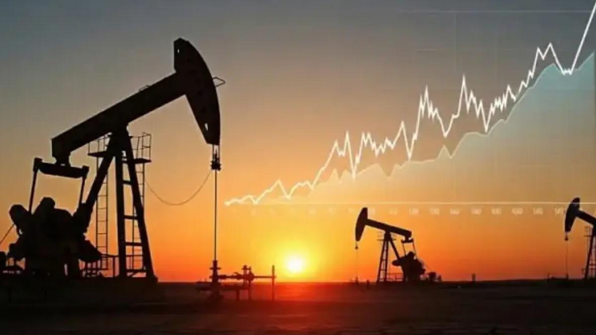 Petrol fiyatları mayıstan bu yana ilk kez 100 doların &uuml;zerine &ccedil;ıktı 1