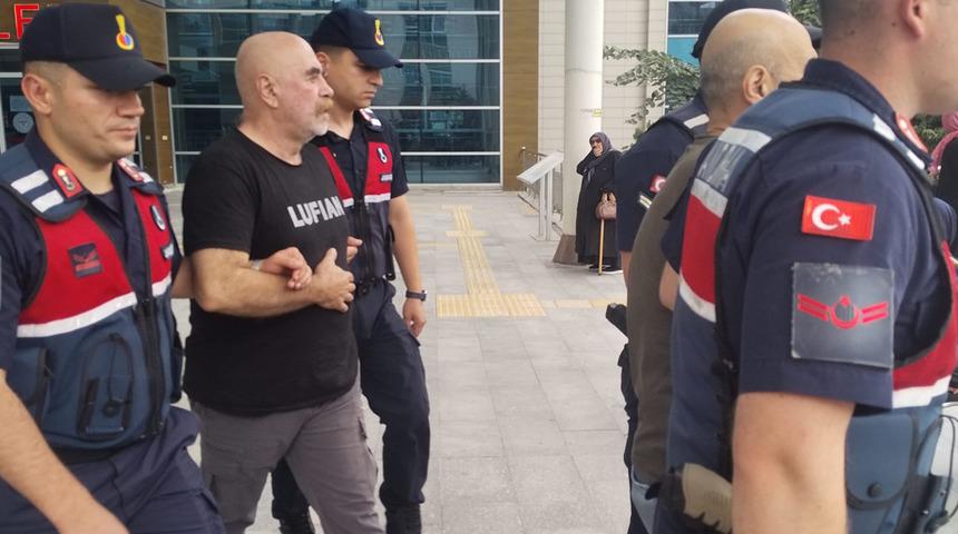 &Uuml;nl&uuml; y&ouml;netmen Ezel Akay hakkında karar verildi