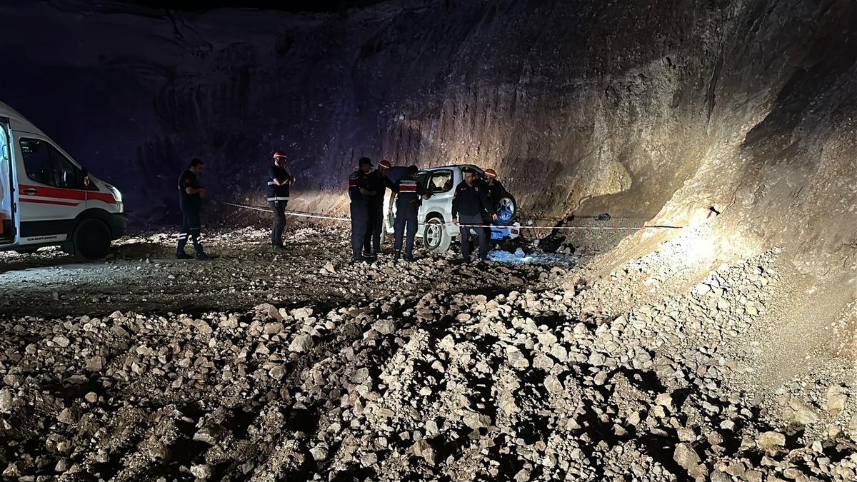 Birlikte u&ccedil;urumdan yuvarlandılar! 20 yaşındaki gen&ccedil; &ccedil;iftin feci sonu 4