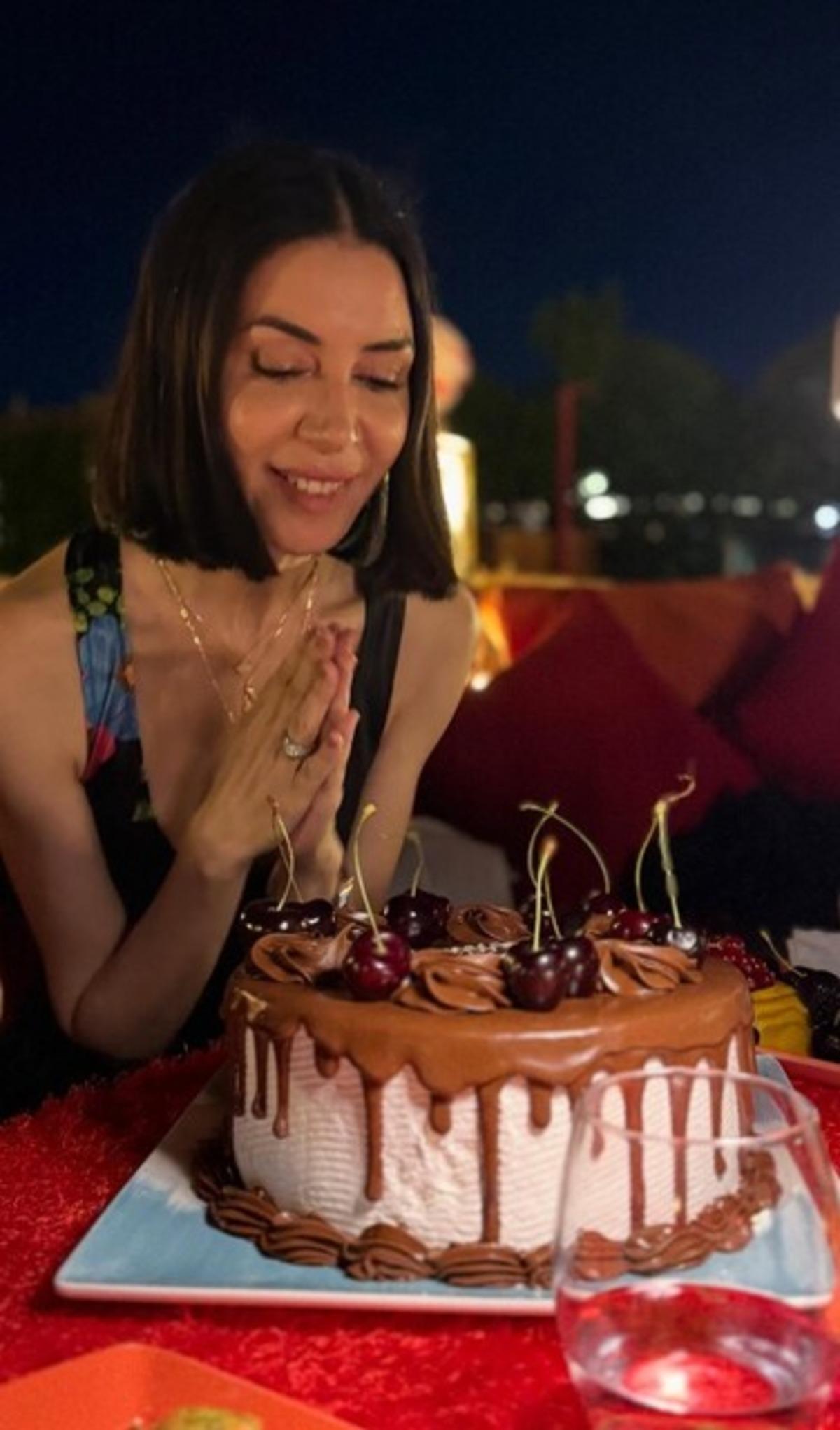 Ahu Yağtu 12 yaş k&uuml;&ccedil;&uuml;k sevgilisiyle tatile ka&ccedil;tı! Doğum g&uuml;n&uuml;n&uuml; b&ouml;yle kutladı 2