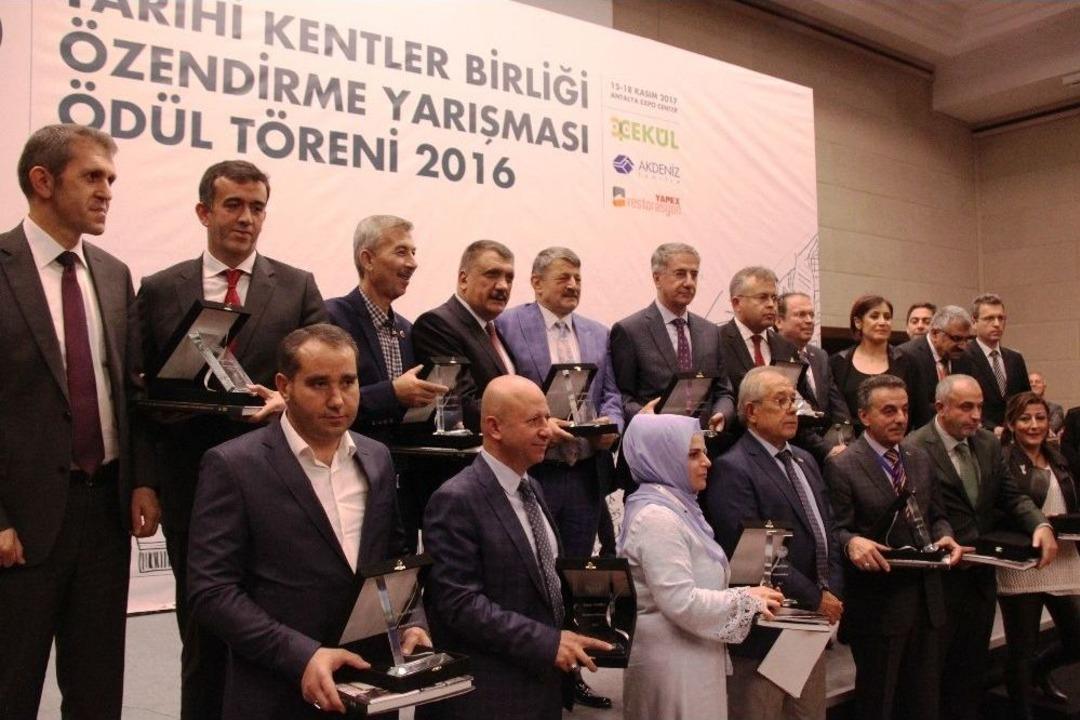 Tarihi Ve K&uuml;lt&uuml;rel Mirasa Sahip &Ccedil;ıkan Belediyeler &Ouml;d&uuml;llendirildi