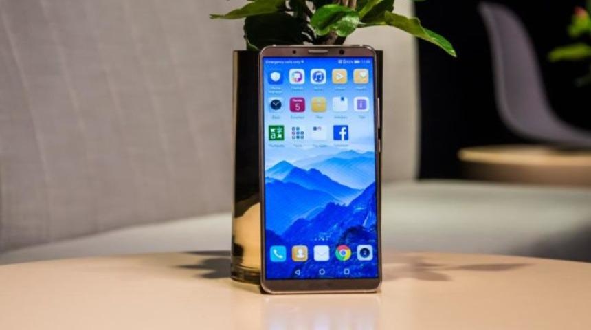 Huawei panelde Samsung’a güveniyor