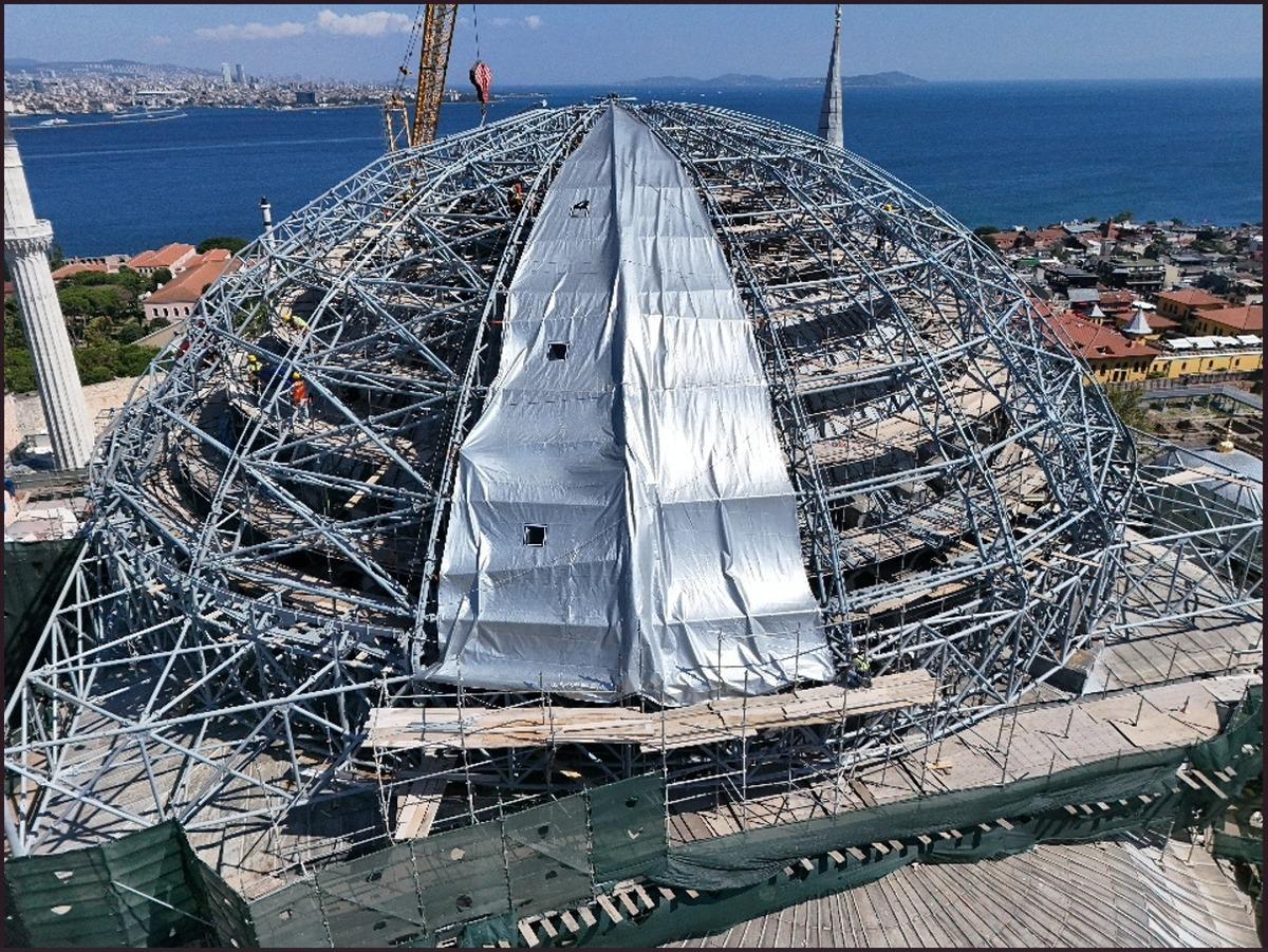 Ayasofya Camii nde restorasyonda yeni d&ouml;nem! Bakan Ersoy: "&Ouml;nemli bir aşamayı daha başlattık" 3