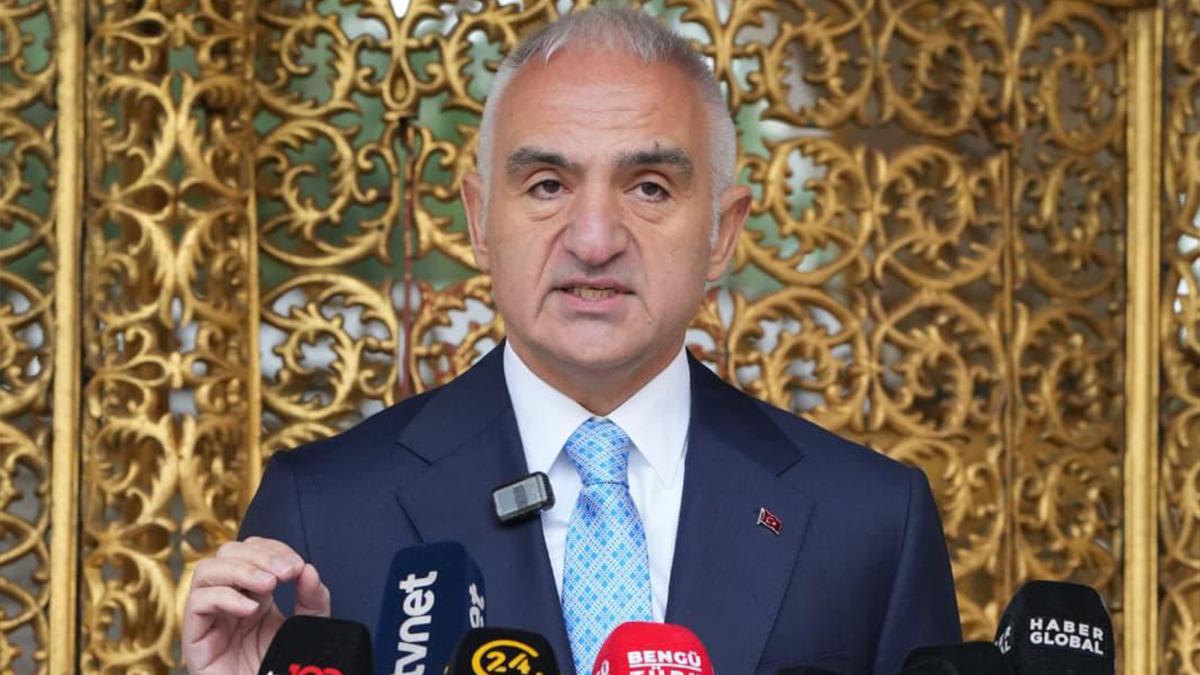 Ayasofya Camii nde restorasyonda yeni d&ouml;nem! Bakan Ersoy: "&Ouml;nemli bir aşamayı daha başlattık" 9