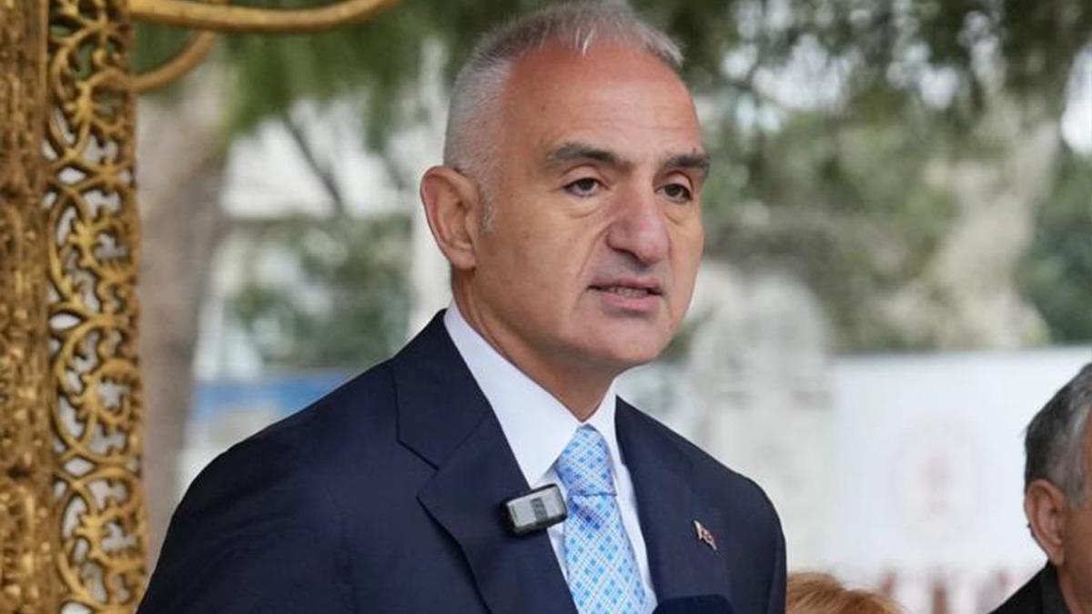 Ayasofya Camii nde restorasyonda yeni d&ouml;nem! Bakan Ersoy: "&Ouml;nemli bir aşamayı daha başlattık" 2