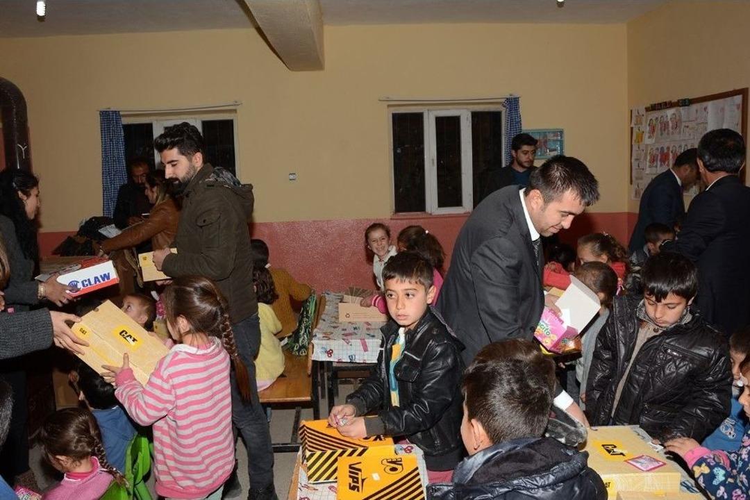 Vanlı İş Kadınından &Ouml;ğrencilerin Y&uuml;z&uuml;n&uuml; G&uuml;ld&uuml;ren Proje