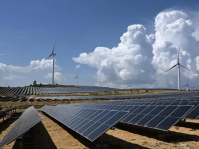 G&uuml;neş enerjisinde tarihi rekor! Elektrik &uuml;retimi zirveye &ccedil;ıktı