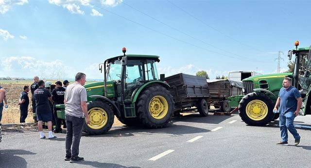 Lastik değiştirirken devrilen r&ouml;morkun altında kalıp &ouml;ld&uuml; 5