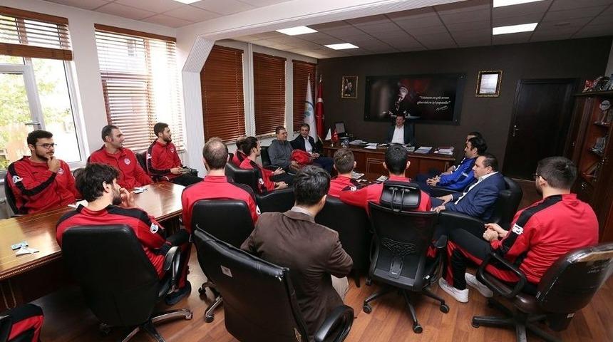 Başkana Galibiyet S&ouml;z&uuml; Verdiler