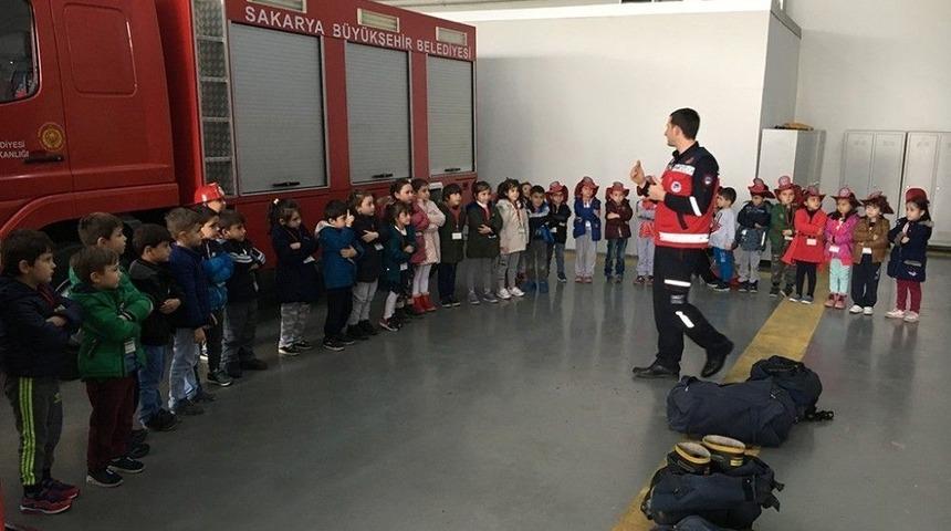 Minik &Ouml;ğrenciler İtfaiyede Buluştu