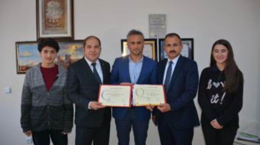 Zileli &Ouml;ğrenciler Avrupa &Ouml;d&uuml;l&uuml; Kazandı