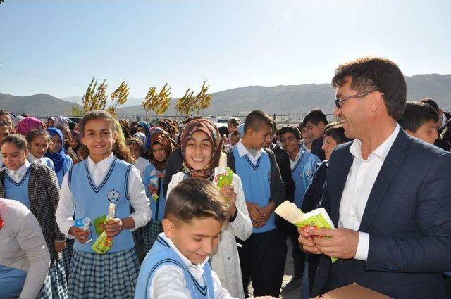 Okul Temsilcisi Seçim Sözünü Tuttu