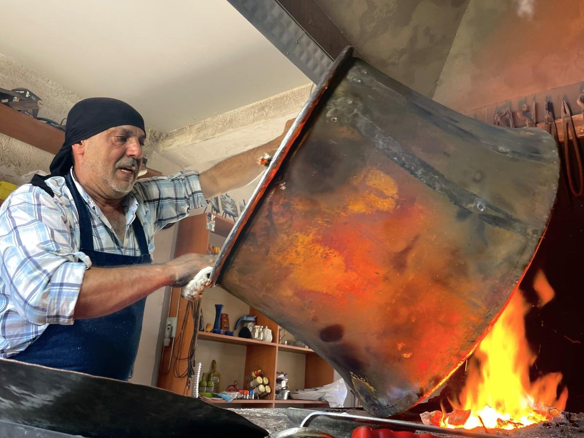 Kış hazırlıkları için yoğun mesai başladı! Bakır kazanı olanlar soluğu ustalarda aldı 1