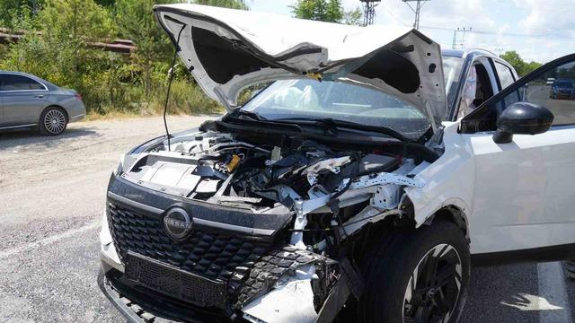 Kastamonu’da cip ile otomobil çarpıştı: 1’i ağır 5 yaralı