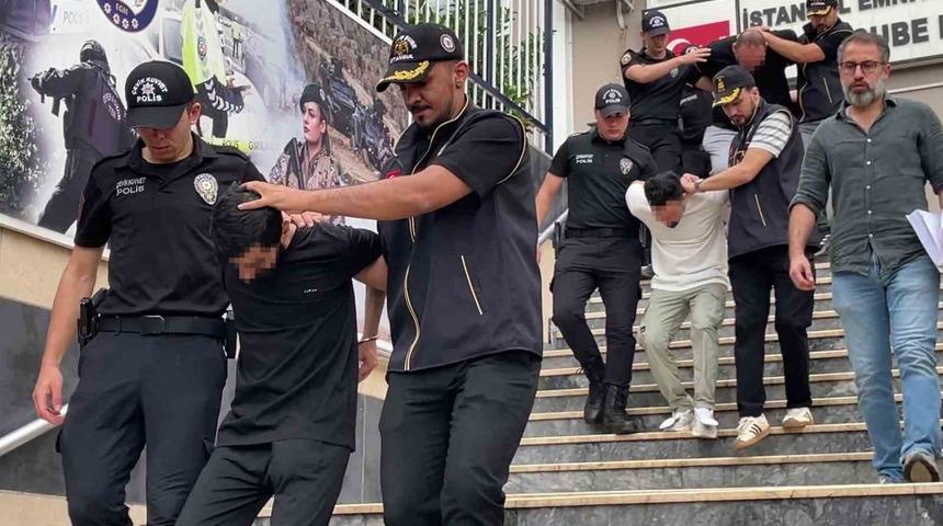 Esenyurt&rsquo;ta 16&rsquo;ncı kattan d&uuml;şen gen&ccedil; hayatını kaybetmişti: G&ouml;zaltına alınan 5 ş&uuml;pheli adliyeye sevk edildi
