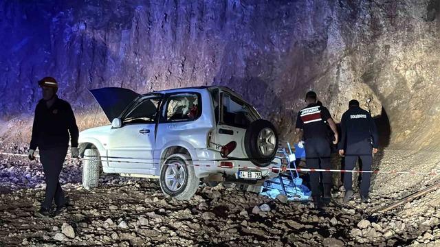 Bolu’da uçuruma yuvarlanan cipte hayatını kaybeden iki sevgili son yolculuklarına uğurlandı 9