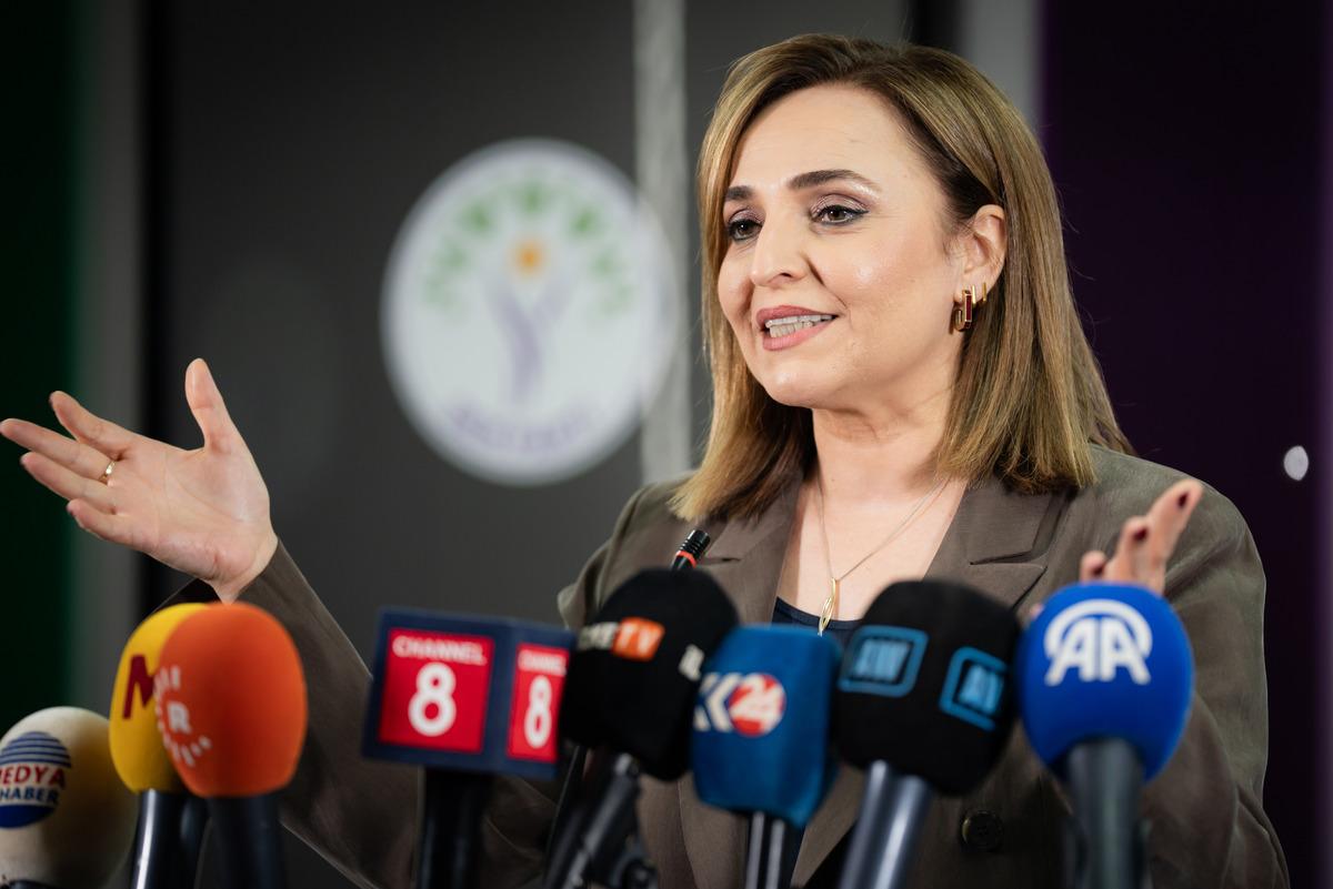 DEM Parti S&ouml;zc&uuml;s&uuml; Doğan dan dikkat &ccedil;eken a&ccedil;ıklama: "&Ouml;n&uuml;m&uuml;zdeki g&uuml;nler ve saatler kritik olacak" 1