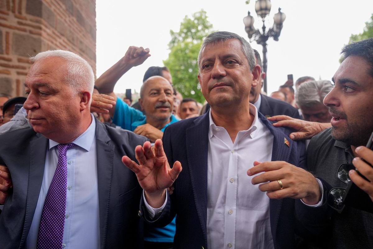 Özgür Özel in Yeni Parti adımı sonrası Kılıçdaroğlu ndan ilk hamle 1