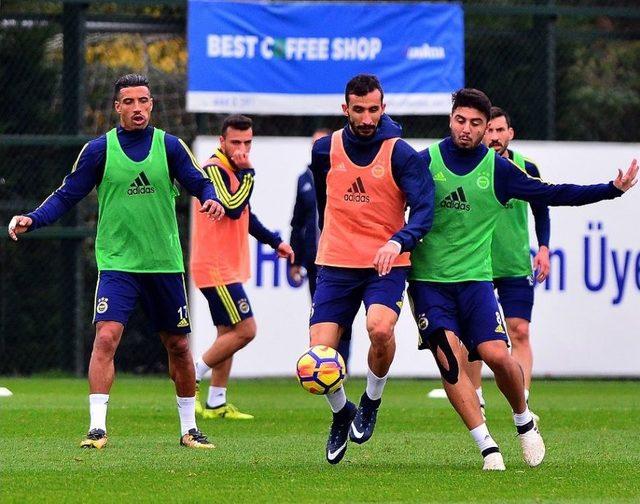 Fenerbahçe, Sivasspor maçı hazırlıklarını çift idmanla sürdürdü Fenerbahçe, Sivasspor maçı hazırlıklarını çift idmanla sürdürdü