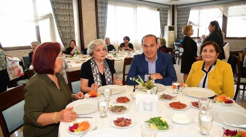 Başkan S&ouml;zl&uuml;, Cumhuriyet &Ouml;ğretmenleri İle Bir Arada