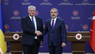 Bakanı Fidan, Ukraynalı mevkidaşı ile g&ouml;r&uuml;şt&uuml;